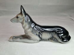 Kolozsvári nagyobb méretű porcelán kutya figura hibátlan állapotban 22 cm hosszú