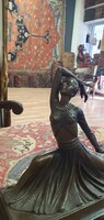 Art deco stílusú táncos hölgy bronzból. D.H.chiparus szignóval.Nagyon szépen kidolgozott. 30cm magas