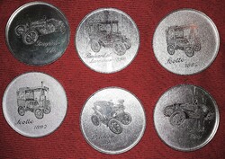 Antik LEMEZÁRUGYÁR fém lemez OLDTIMER autók gravírozott pohár alátét szett képek szerint