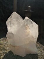 Gyönyörű hegyikristály, ásvány kristály