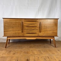 Alfred Cox teak sideboard századközepi tálalószekrény