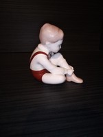 Aquincumi porcelán cipőt húzó, kötő fiú. Hibátlan. Jelzett