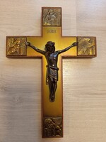 Gyönyörű feszület az evangélisták szimbólumaival (Máté, Márk, Lukács, János).