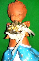 Pethő Csilla festett mázas terrakotta kerámia figura Virágcsokros Lány jelzett 23x16cm képek szerint
