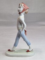 Aquincum Esernyős kendős lány porcelán figura ritkább festéssel hibátlan állapotban 14 cm. magas