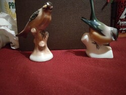 2 beautiful Hungarian bird porcelain figures