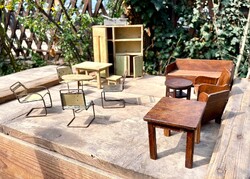 Régi házi készítésű bababútor retro és vintage baba bútor játék, art deco szoba berendezés