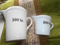 2 db -mérőedény 100 Gr.-os és 500 g együtt