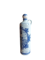 Holland, kézzel festett, jellegzetes kék-fehér Delft kerámia palack, 30 cm magas
