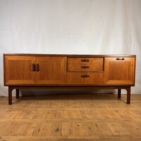 GPlan Sierra teak sideboard századközepi tálalószekrény
