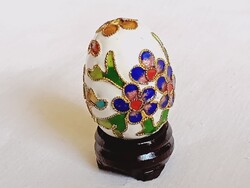 Réz tojás többszínű zománc 35x25mm fa talpon miniatűr