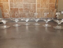 Talpas üvegpohár készlet / KÖZÉRT felirat, minden poháron egy betű