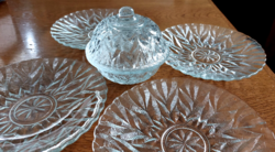 Antik  üveg  gyönyörűre csiszolt süteményes tányér  5 db és 1 db cukortartó fedővel, vagy bonbonier