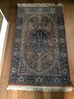 Gyönyörű mintájú iráni kézi csomózású szőnyeg 80x130 + rojt