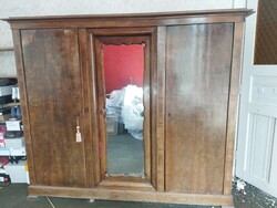 Biedermeier háromajtós szekrény