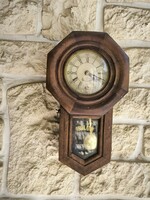 Különleges ritkaság Kis méretű Fali óra Minta óra , Retro Art Deco egyet üt órànként. Regulator
