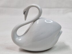 Hollóházi art deco stílusú porcelán hattyú kézzel festett hibátlan állapotban 8 cm. magas