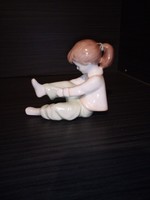 Aquincum öltözködő porcelán lány, kislány. Hibátlan. Jelzett