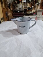 Régi zománcozott mérő edény