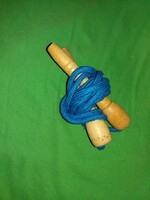 Retro fafogantyús ugrálókötél nemcsak gyerekeknek 210 cm kötélhosszal a képek szerint