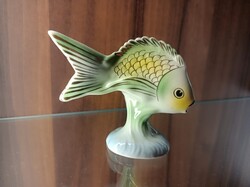 Hollóházi kézi festésű porcelán hal figura hibátlan állapotban 7,5 cm. magas.