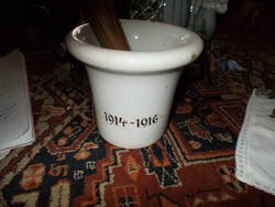 Évszámos Porcelán mozsár