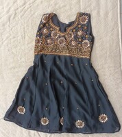 Vintage tradicionális fekete indiai ruha - egyberuha 28 -as gyermekruha - gyermek méret