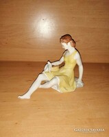 Hollóházi porcelán galambot etető Hamupipőke (po-3)