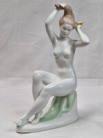 Ritka Aquincumi nagyméretű kézzel festett porcelán női akt figura hibátlan állapotban 22 cm. magas