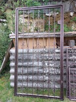 Kovácsoltvas ajtórács