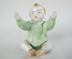 Zsolnay porcelán kisfiú