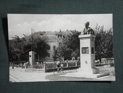 Képeslap,Szekszárd,Bezerédj István szobor látkép,részlet, 1963-