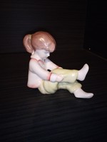 Aquincum öltözködő porcelán lány, kislány. Hibátlan. Jelzett
