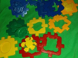 Kreatív plasztik ablakos figurás puzzle darabok hiánypótlásra EGYBEN szép állapotban a képek szerint