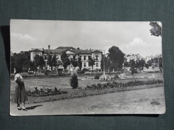 Képeslap,Szolnok,park látkép,részlet, 1956-