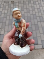 Káldor Aurél hógolyózó fiú