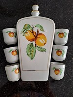 Retro Alföldi porcelán barackos pálinkás butella hat kupicával kiöntő italos készlet