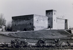 Régi  fotónegatívok Gyula - Vár  1960/70-es évek B13/5/34-36
