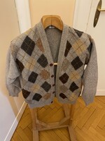 Férfi,elől gombos kötött kabát,pulóver.reva fashion márkájú. Made in Turkey S-es méret,80 % gyapjú.
