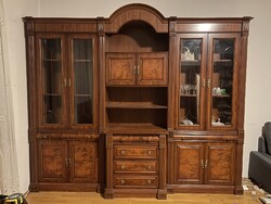 Antik stílusú szekrénysor