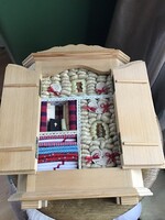 Régi kézműves tömör mini fa kis hozomány szekrény