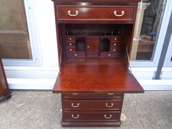 Álló írószekreter