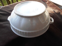 ZSOLNAY  FEHÉR PORCELÁN FÜLES POGÁCSÁS LEVESES PÖRKÖLTES TÁL -nagy méret-jó állapot
