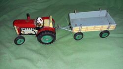 VINTAGE K.D.N CSEH lemezáru 1:25 TRAKTOR ZETOR pótkocsival MŰKÖDIK KULCS NINCS 32 cm a képek szerint