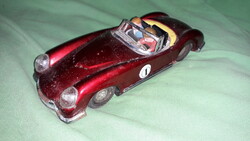 VINTAGE KÍNAI LEMEZÁRU JAGUÁR CABRIO LENDKEREKES 2 DB SOFŐRREL 20 cm a képek szerint