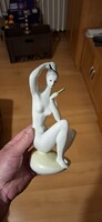 Zsolnay porcelán tükröt tartó női akt