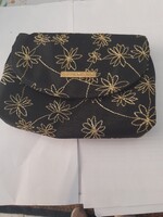 Neszesszer  , eredeti Givenchy, fekete aranyvirághimzéssel , tükrös