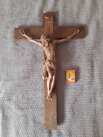 Fa faragott korpusz feszület