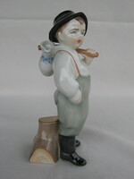 Zsolnay porcelán korsós fiú