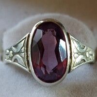 Gyűrű . Antik orosz ezüst 875 minta. A kő ametiszt.    Súly - 2,96 gr.